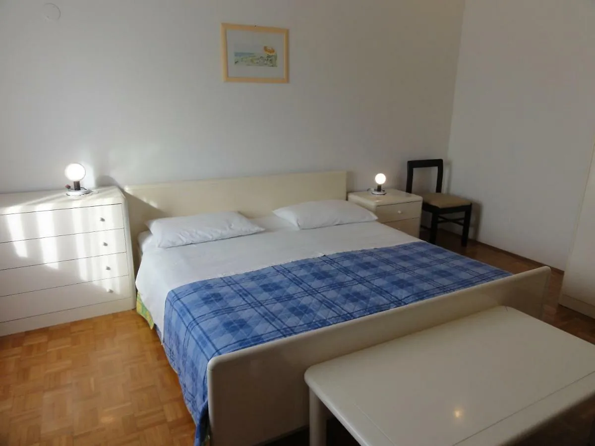 Nice And Cozy Apartment Ferry In 梅杜林