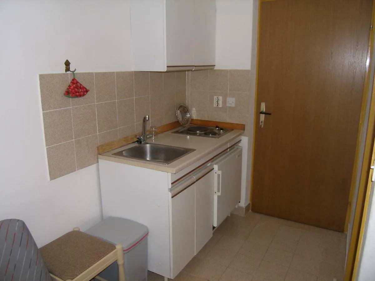 Nice And Cozy Apartment Ferry In 梅杜林 0*,