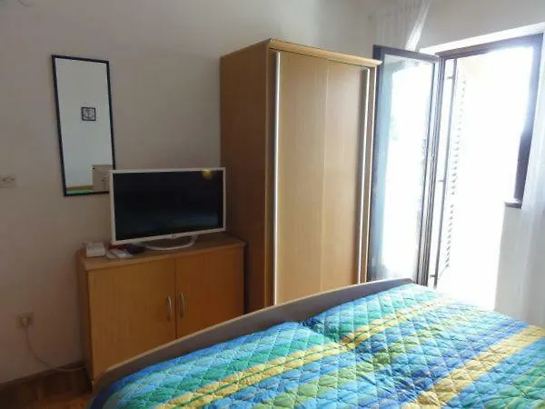 Nice And Cozy Apartment Ferry In 梅杜林 克罗地亚