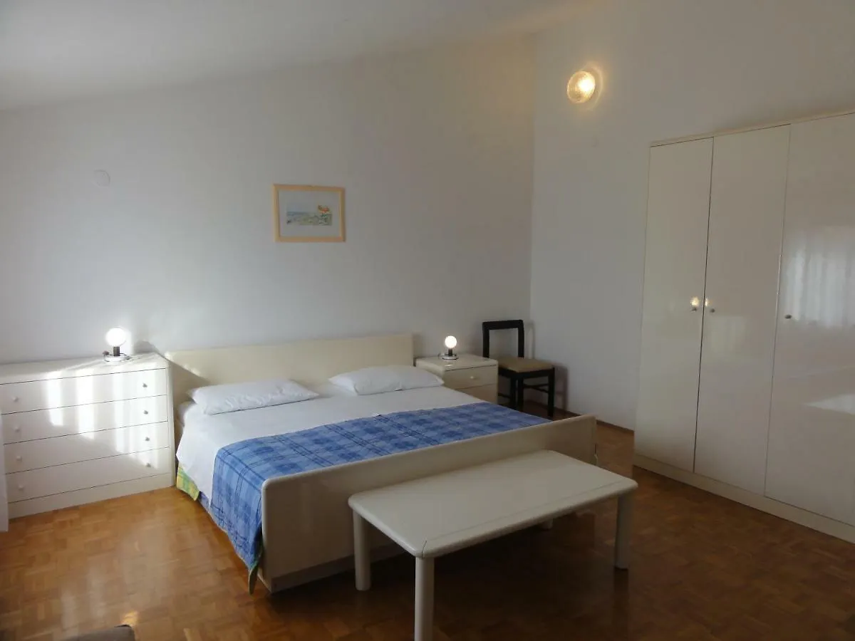 Nice And Cozy Apartment Ferry In 梅杜林