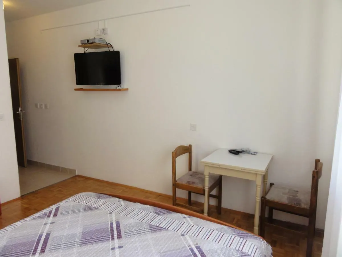 Nice And Cozy Apartment Ferry In 梅杜林