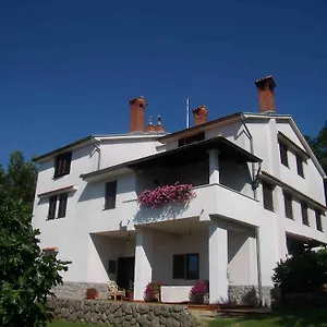 apartments-kinkela.primorje-gorskikotar.com/